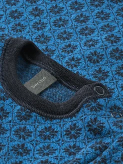 Bluse i merinould med nordisk mønster til baby