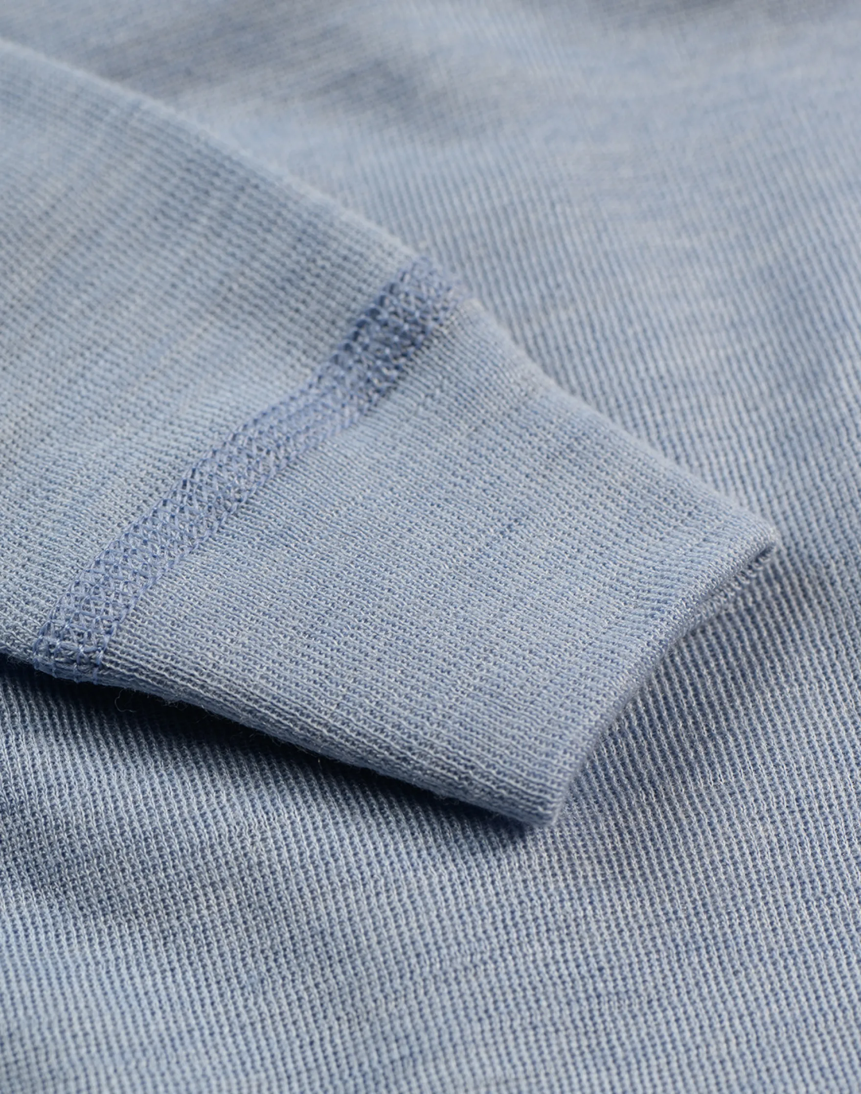Bluse i merinould/silke til baby