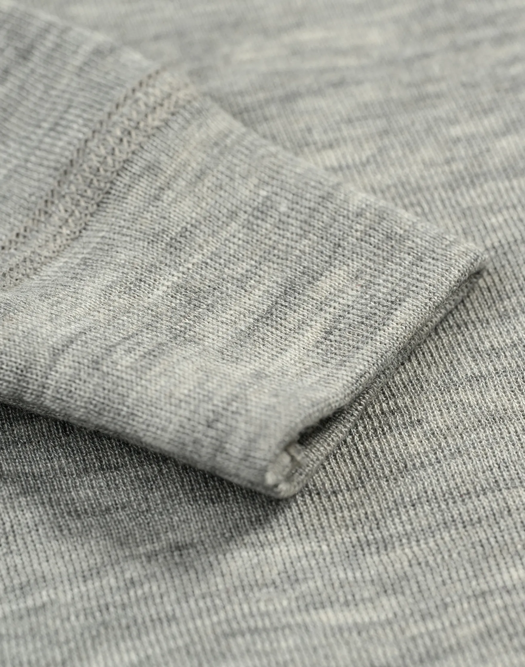 Bluse i merinould/silke til baby