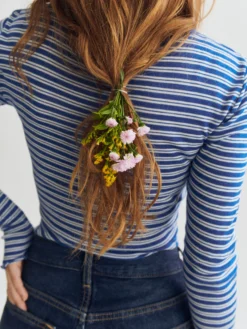 Bluse med bølgekanter i merinould/silke til kvinder