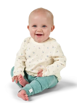 Bluse med hulmønster i bomuld til baby