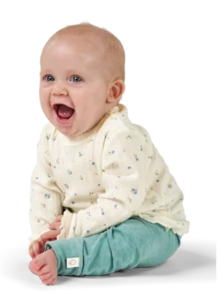 Bluse med hulmønster i bomuld til baby