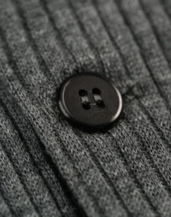 Bluse med knapper i merinould til mænd
