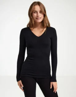 Bluse med V-hals i merinould til kvinder