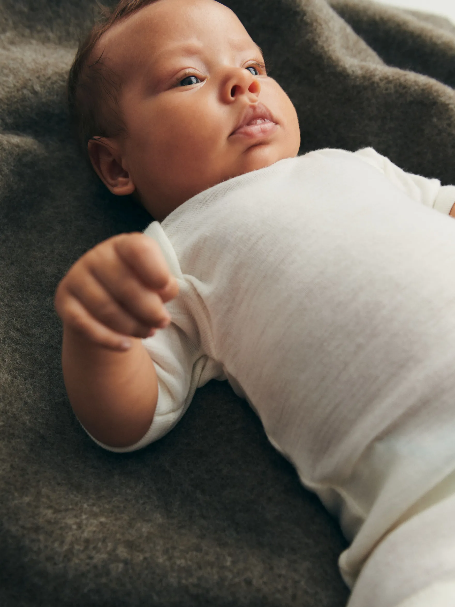 Body med korte ærmer i merinould til baby (2-pak)