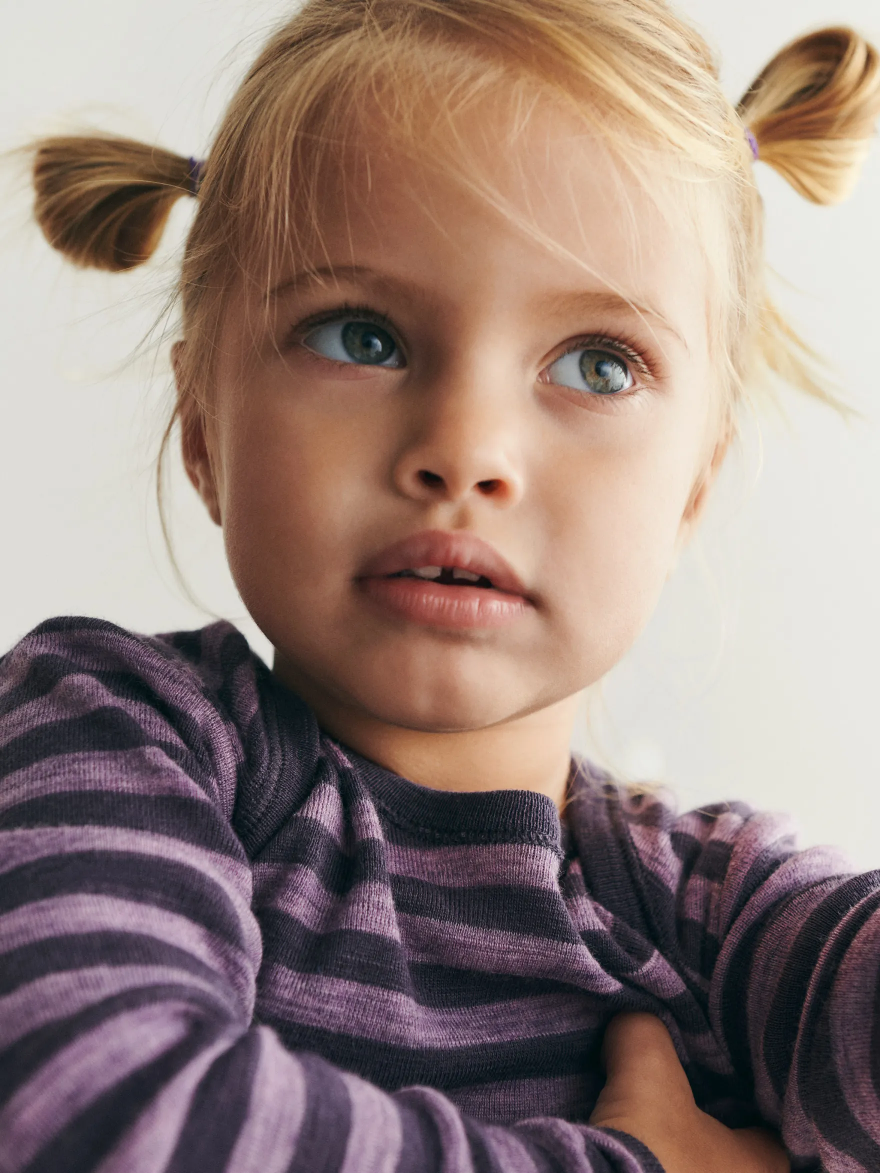 Body med lange ærmer i merinould til baby