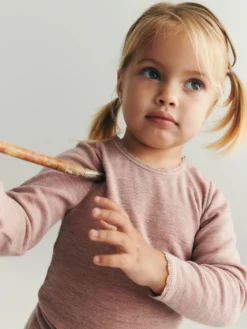 Body med lange ærmer i merinould til baby