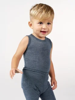 Body uden ærmer i merinould/silke til baby
