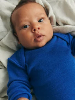 Heldragt i merinould til baby
