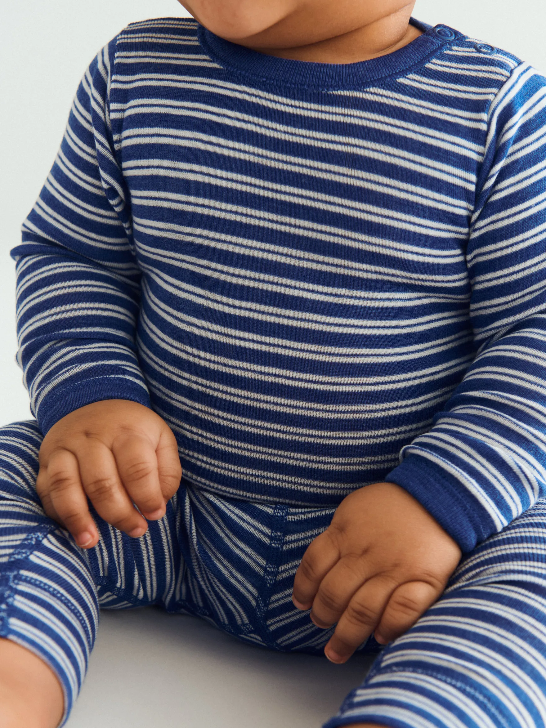 Leggings i merinould/silke til baby