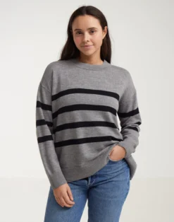 Løstsiddende crew neck i merinould til kvinder