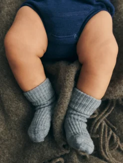 Strømper i merinould til baby