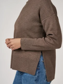 Sweater med højhals i merinould til kvinder