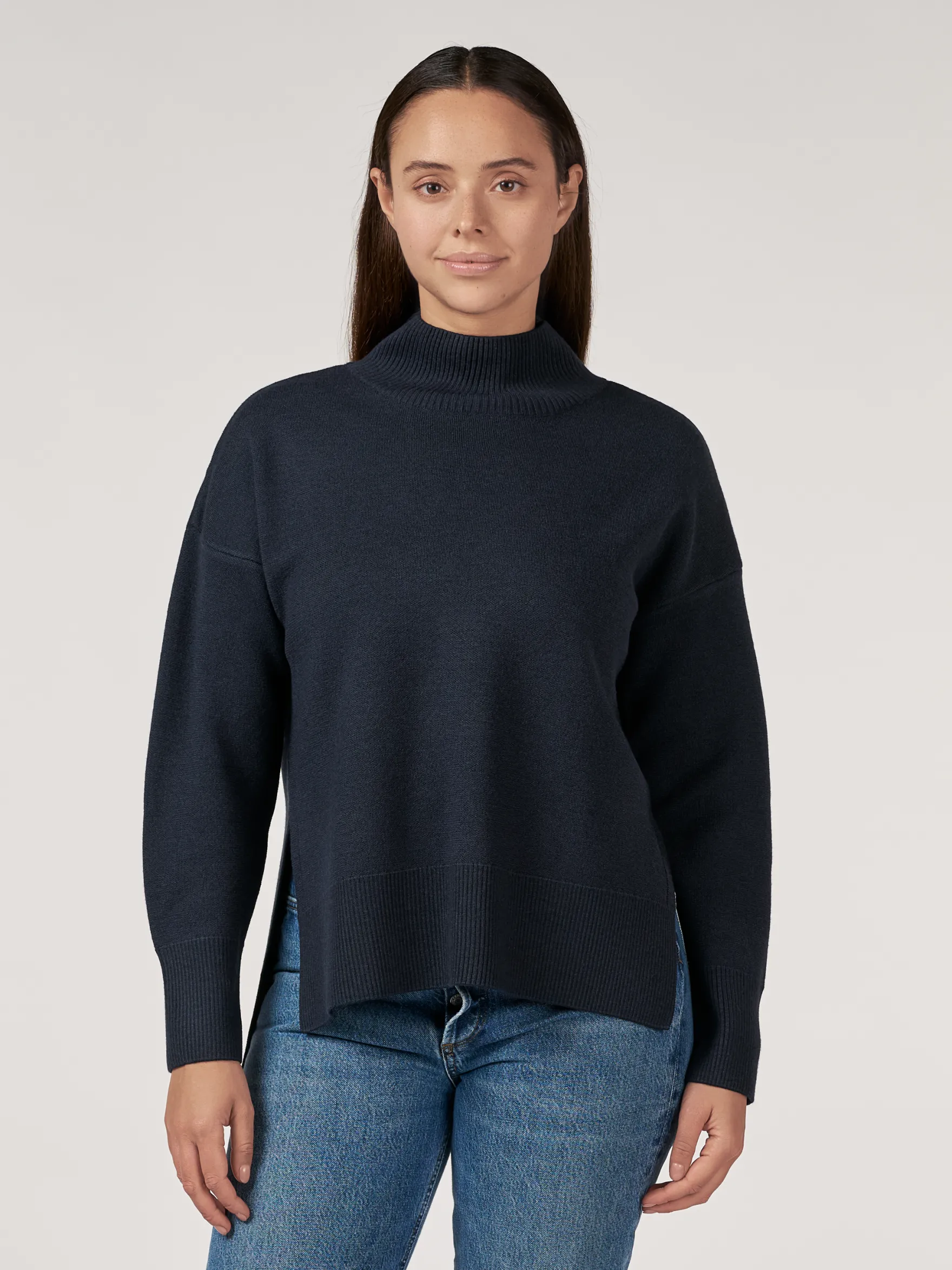 Sweater med højhals i merinould til kvinder
