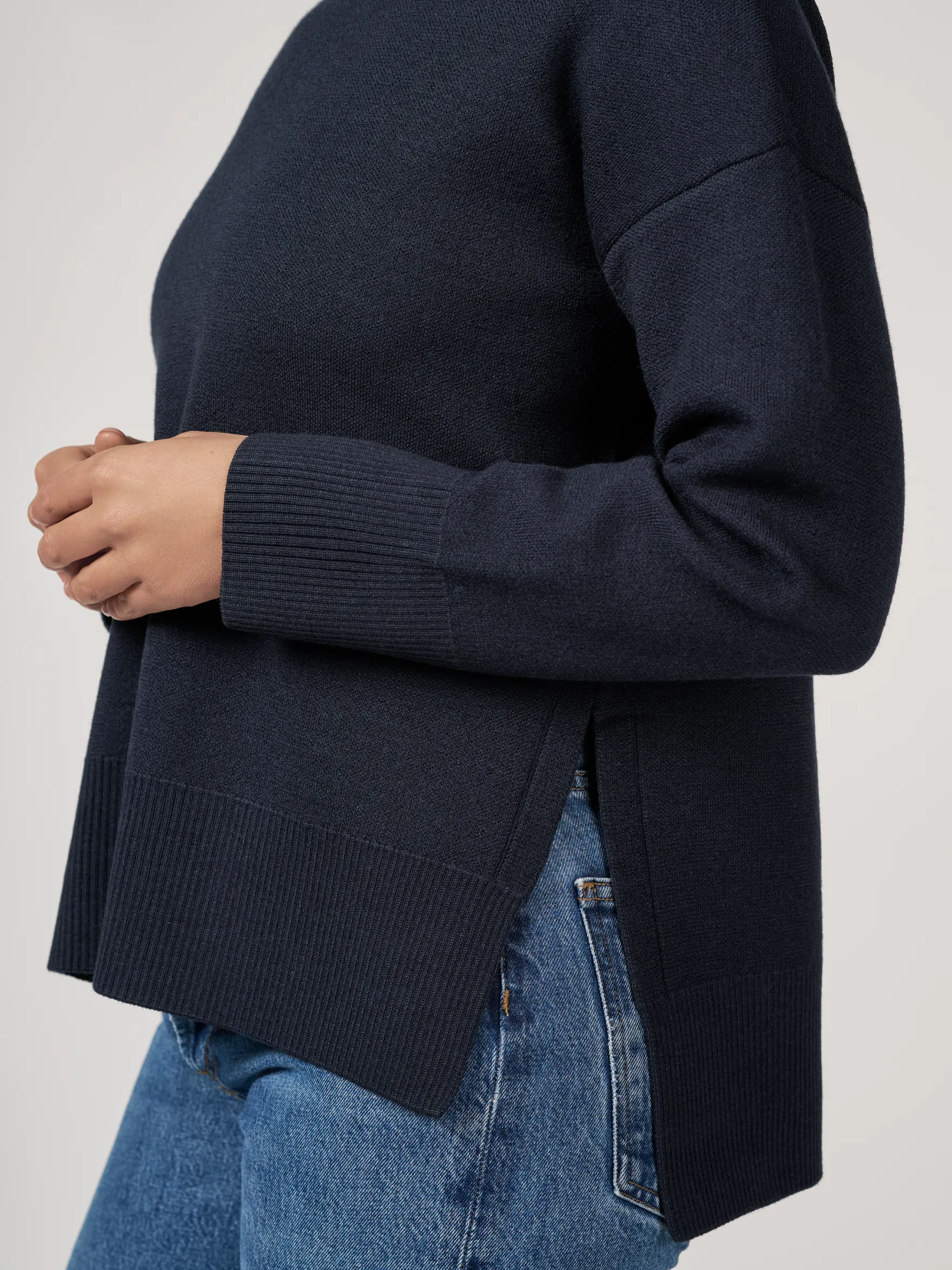 Sweater med højhals i merinould til kvinder