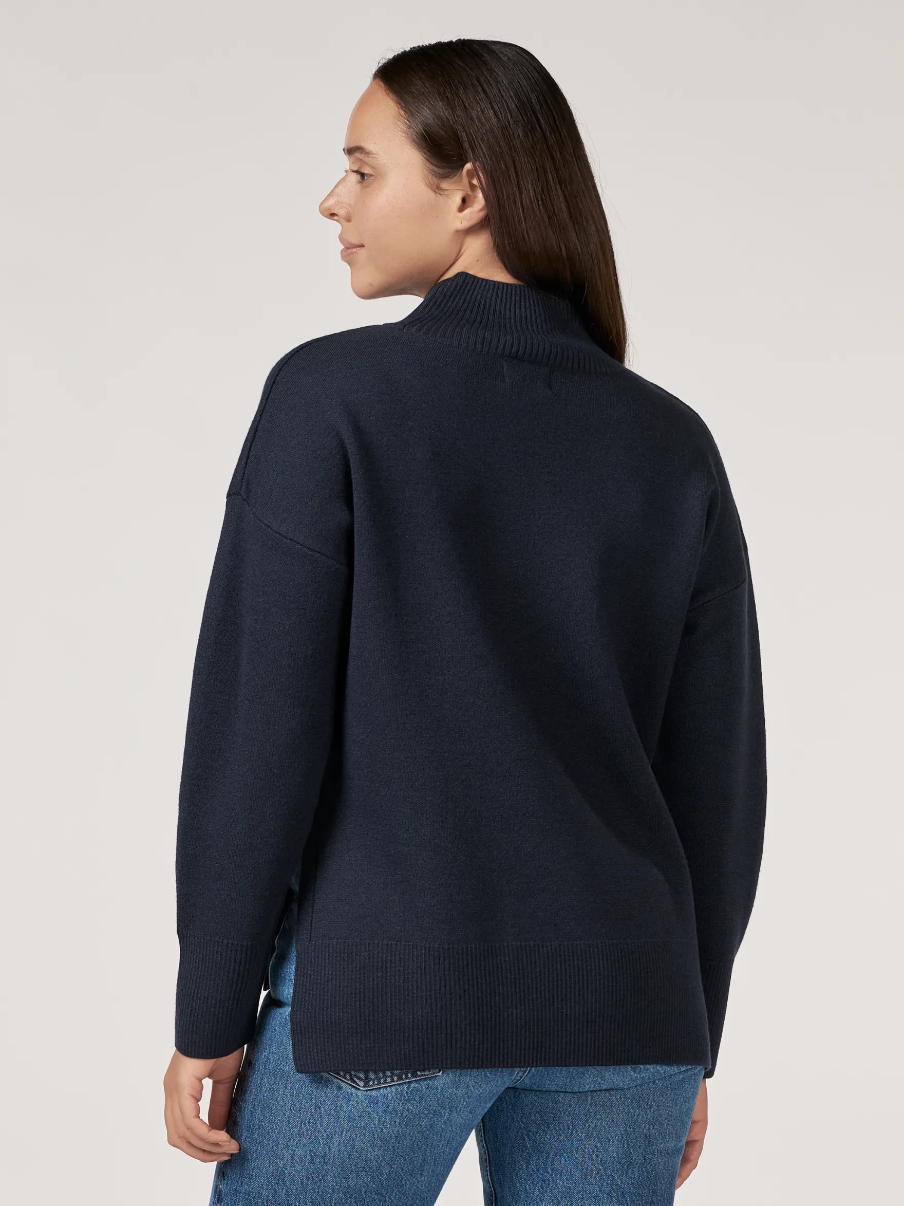 Sweater med højhals i merinould til kvinder