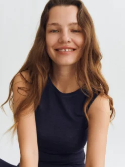Tank top med hulmønster i merinould/silke til kvinder