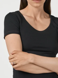 T-shirt I bomuld til kvinder