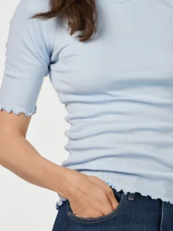 T-shirt med hulmønster i bomuld til kvinder