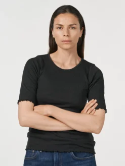 T-shirt med hulmønster i bomuld til kvinder