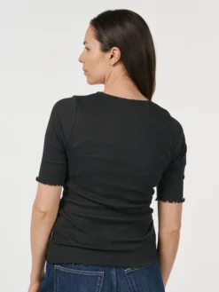 T-shirt med hulmønster i bomuld til kvinder