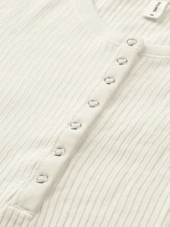 T-shirt med knapper i merinould til kvinder