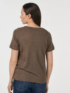 T-shirt med V-hals i merinould/silke til kvinder