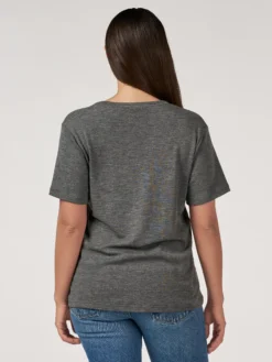 T-shirt med V-hals i merinould til kvinder